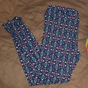 LuLaRoe Tall & Curvy Leggings